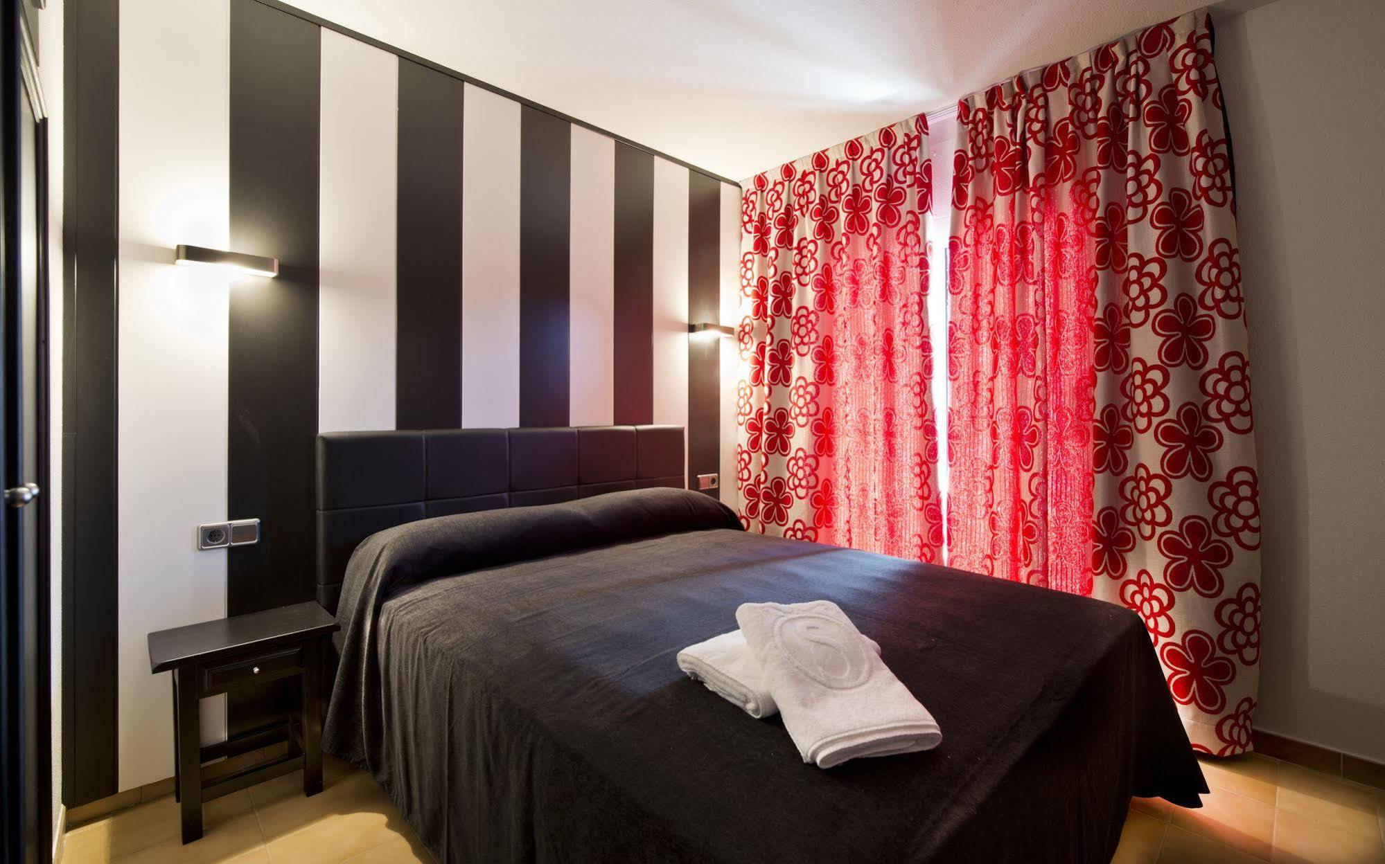 Apartamentos Sallés Beach L'Estartit Extérieur photo