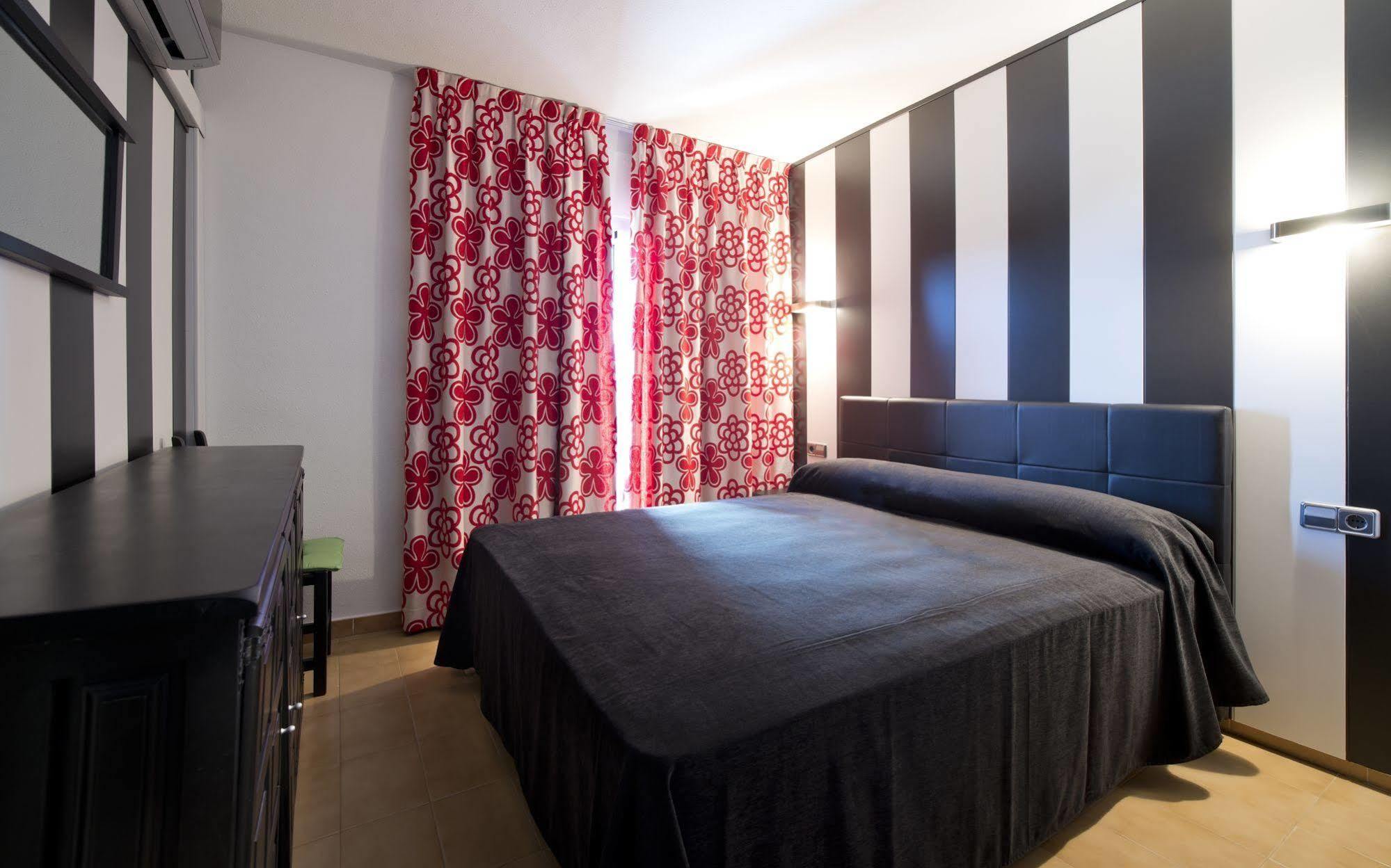 Apartamentos Sallés Beach L'Estartit Extérieur photo